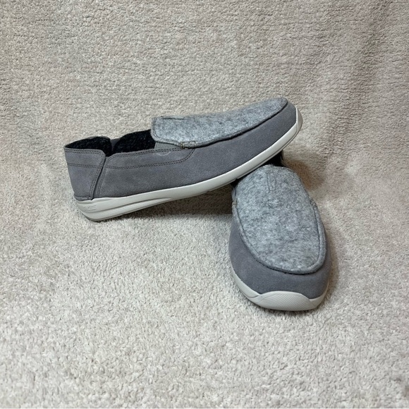 Clarks Gorwin Step Men’s Gray Suede Low Top Casual Slip On Shoe Sneaker Size 11 - Picture 1 of 4